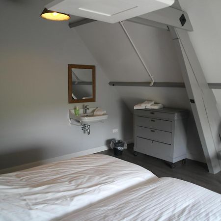 B&B groepsaccommodatie De Pastorie Lage Mierde Buitenkant foto