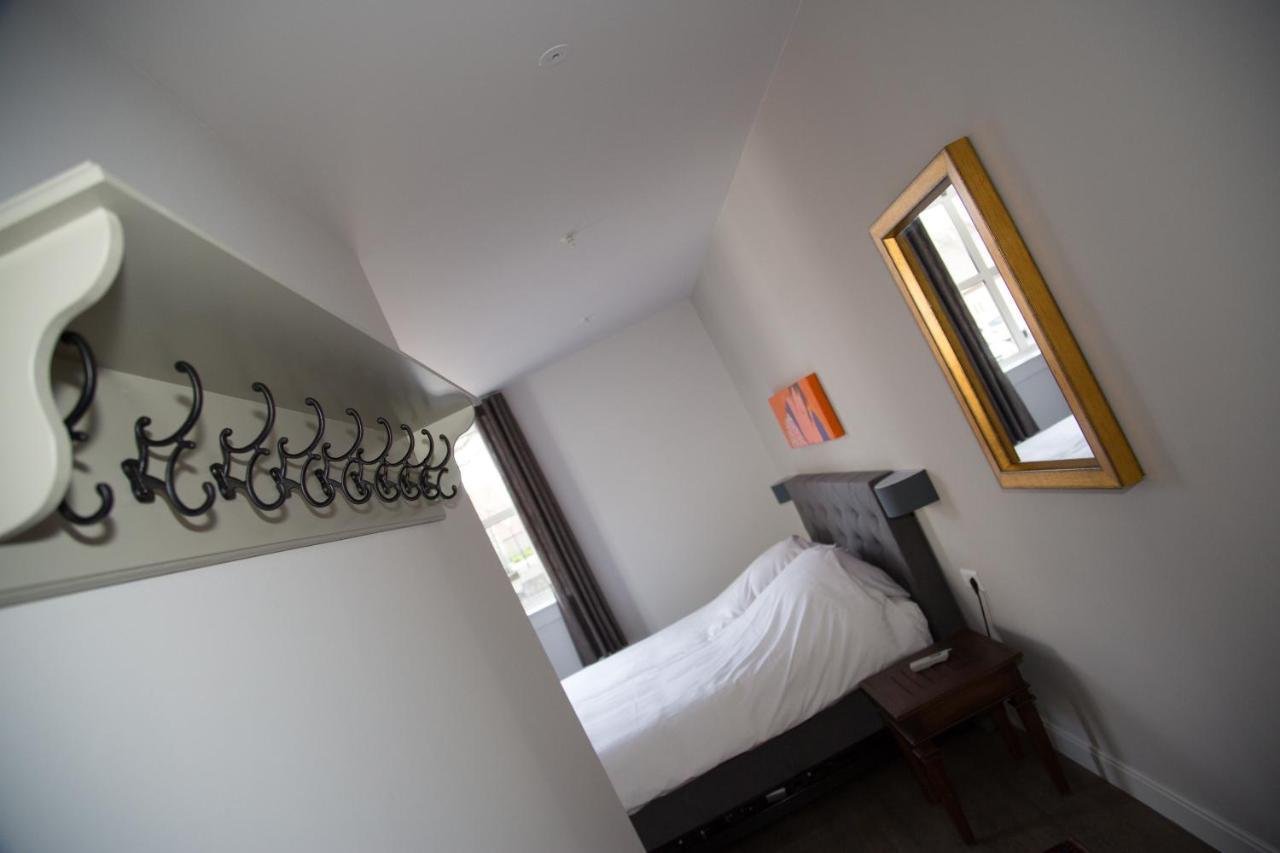 B&B groepsaccommodatie De Pastorie Lage Mierde Buitenkant foto