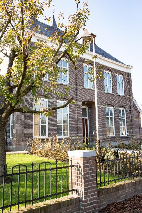 B&B groepsaccommodatie De Pastorie Lage Mierde Buitenkant foto