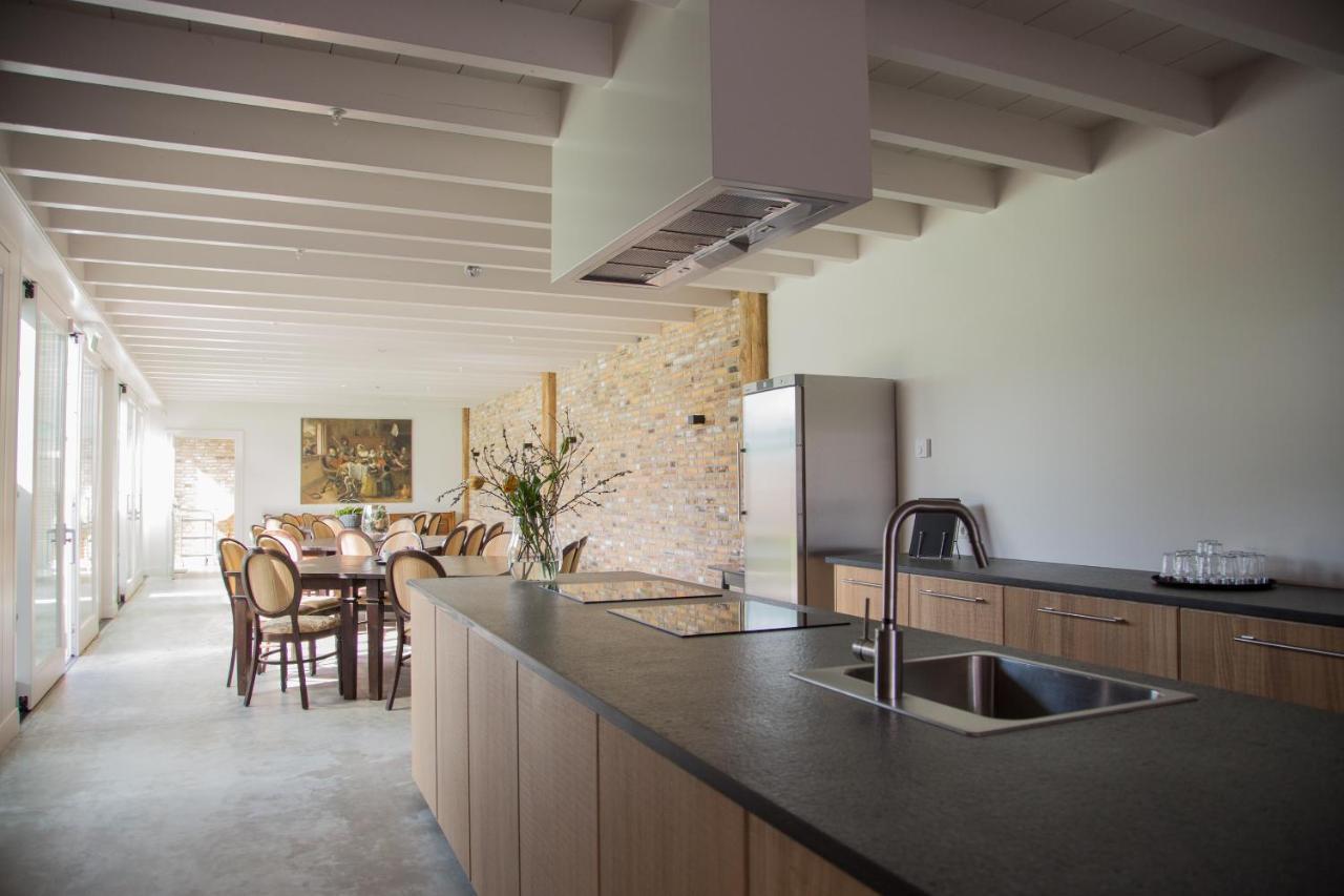 B&B groepsaccommodatie De Pastorie Lage Mierde Buitenkant foto