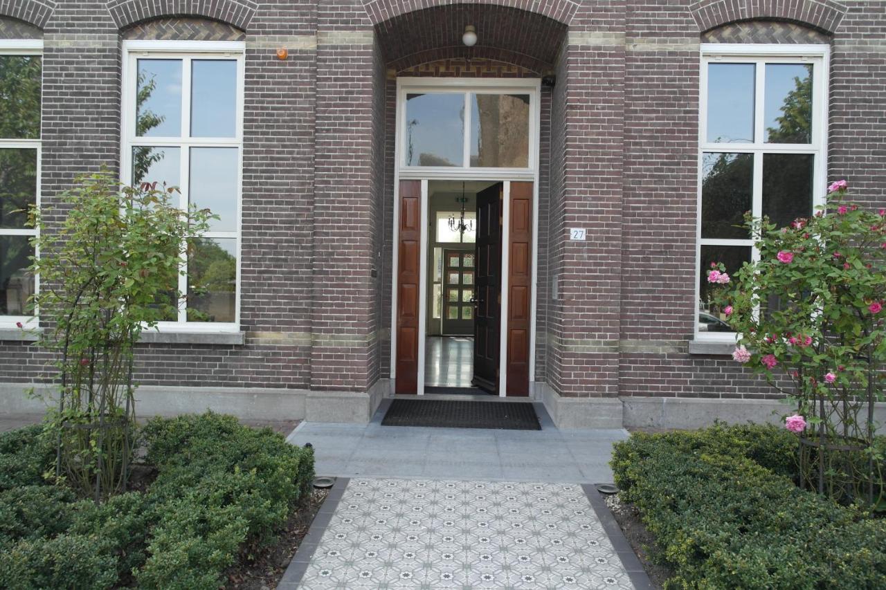 B&B groepsaccommodatie De Pastorie Lage Mierde Buitenkant foto
