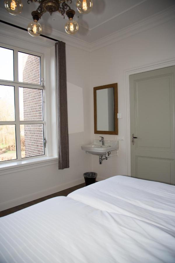 B&B groepsaccommodatie De Pastorie Lage Mierde Buitenkant foto